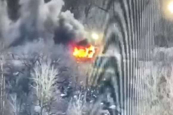 Окупанти знищили вантажівку українських військових (відео)
