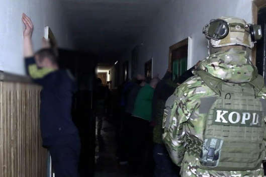 На Вінниччині в'язень організував масштабну шахрайську схему (фото, відео)