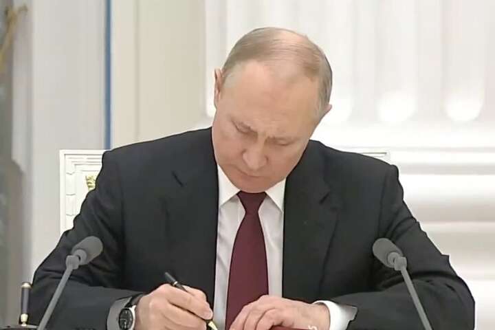 Путін записав підписання указів про визнання «ЛДНР» заздалегідь