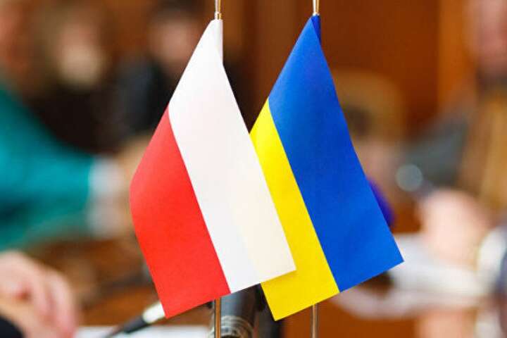 Посольство і консульства Польщі продовжують працювати в Україні 