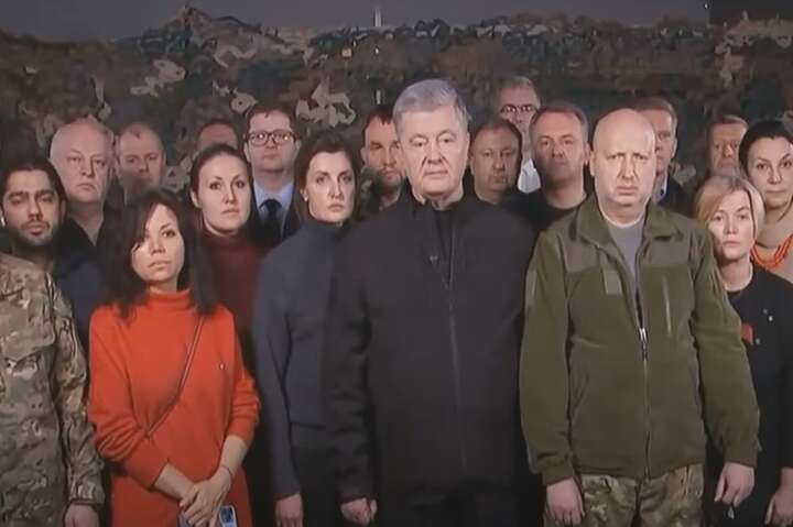 Країні потрібні єдність і рішучі дії – Порошенко звернувся до народу України (відео)