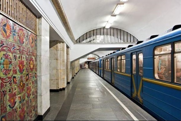 У Києві відкрили станції червоної гілки для укриття в разі повітряної тревоги 
