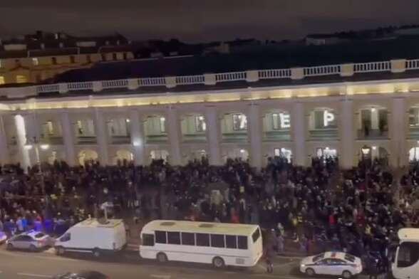 Путін такого явно не очікував: росіяни масово виходять на вулиці (відео)