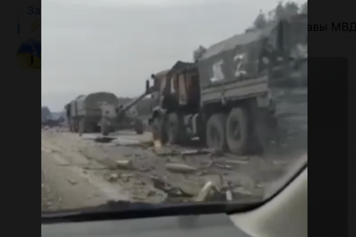 З'явилися кадри розбитої російської колони на Херсонщині (відео) 
