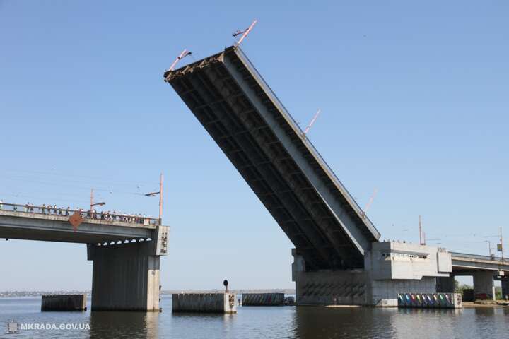 У Миколаєві розводять мости: термінове зверення мера (відео)