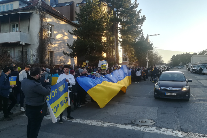 Болгарія: під російським посольством масові протести (фото)