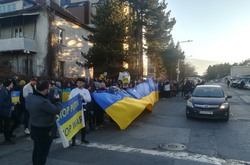 Болгарія: під російським посольством масові протести (фото)