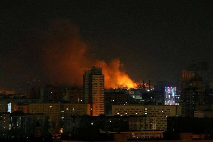 У Києві відбили атаку на військову частину на Проспекті Перемоги