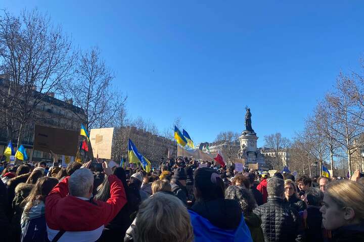 В Парижі відбувається масштабна акція на підтримку України