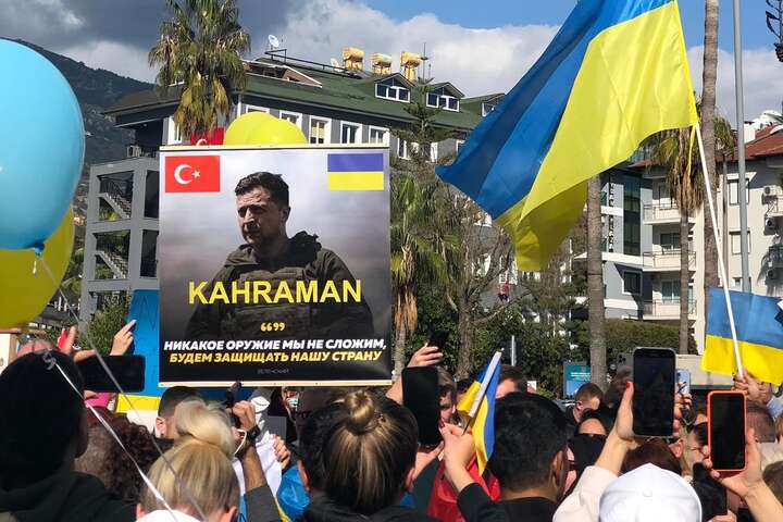 В Туреччині масові акції проти агресії Росії в Україні (фото, відео)