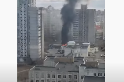 Окупанти обстріляли житловий квартал у Києві (відео)