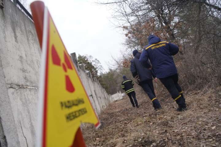 Обстріл біля київської філії «Радона»: чи є радіаційна небезпека