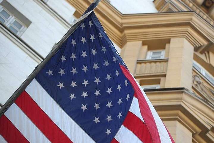 Посольство США рекомендувало американцям терміново покинути Росію