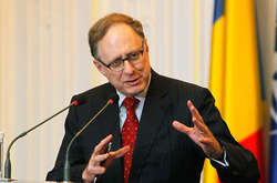 Військовою агресією проти України Путін розірвав дипломатичний збірник правил, намагаючись переписати історію і не допустити «вірусу» демократії в Росію.