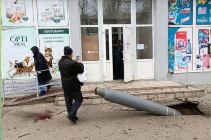  Вулиці вкриті тілами та снарядами: Харків після обстрілу (фото, відео)