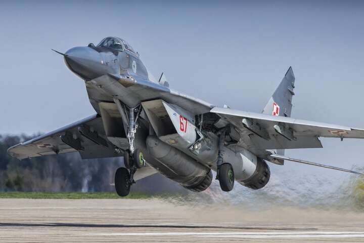 ЄС передасть Україні 70 бойових літаків