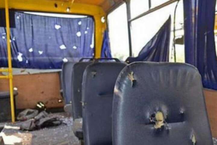 На Харківщині російські окупанти розстріляли автобус із цивільними