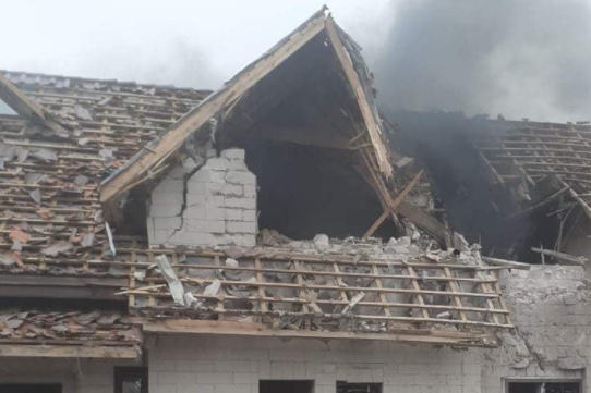 Російські окупанти знищили понад 30 будинків у Мелітополі