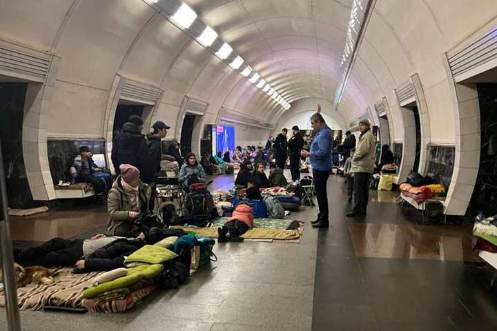 У столичному метро від нальотів окупанта знайшли прихисток 15 тис.людей