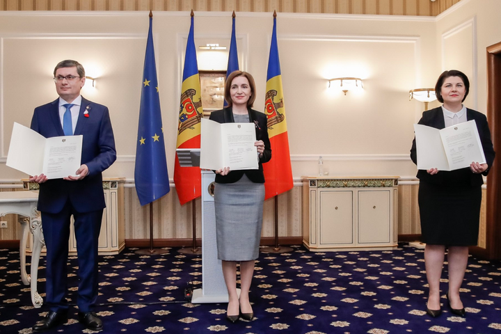 Президентка Молдови підписала заявку на вступ до ЄС