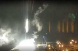 Наразі на станції триває бій всередині