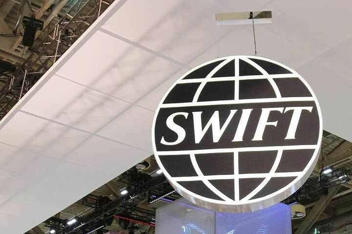 Білоруські банки за компанію з російськими можуть відключити від SWIFT