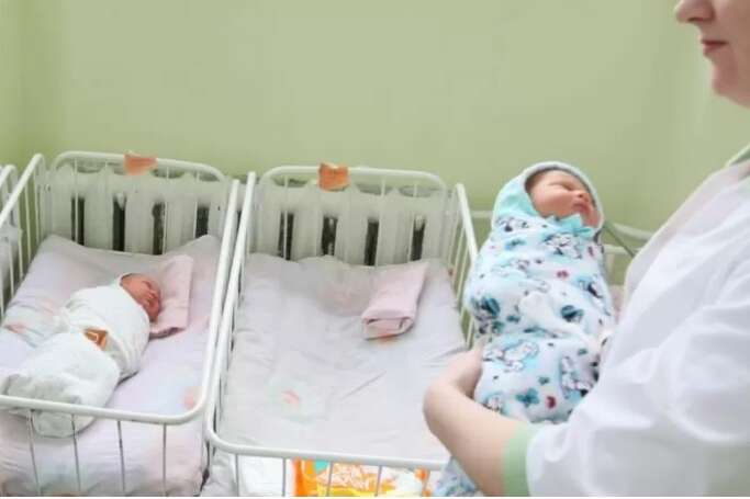 За дев’ять днів війни у Києві народилося майже 400 немовлят