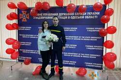 Наречений працює рятувальником на Одещині, а наречена є донькою рятувальниці