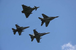 Столтенберг: самолетов НАТО не должно быть в воздушном пространстве Украины