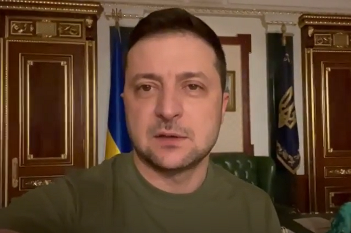 Ніхто не втік: Зеленський записав відео зі свого кабінету на Банковій