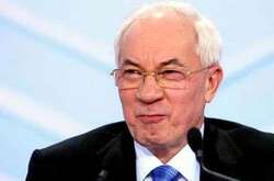 Азаров запевнив, що не буде відсиджуватися