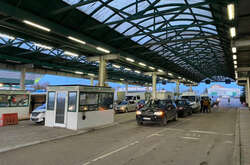 Більшість українців, які втікають від війни, обирають пункти пропуску на кордоні з Польщею