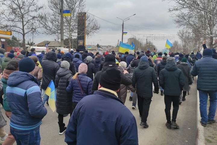 Мелітополь повстав проти окупантів: мітинги збираються щодня (відео)