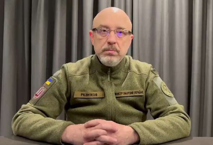 Треба уникнути катастрофи. Міністр оборони благає світ закрити небо над Україною