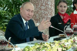  Володимир Путін на зустрічі із співробітницями «Аерофлоту». 5 березня 2022 року. 