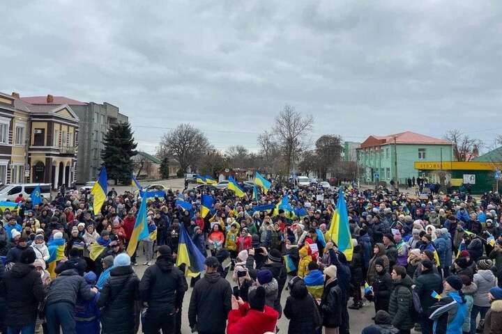 У Генічеську зібрався кількатисячний мітинг проти окупантів (фото, відео)