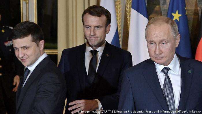 Президент Франції поговорив з Зеленським та Путіним