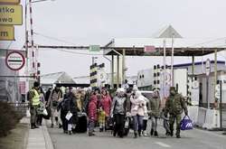 Українці рятуються від бомбардувань та обстрілів