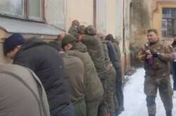 Нацполіція Сумщини встановила особи групи полонених окупантів (фото, відео)
