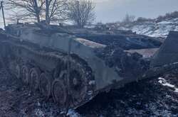 Українські захисники продовжують нищити колони техніки росіян