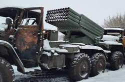 Українські військові знищують техніку та озброєння окупантів