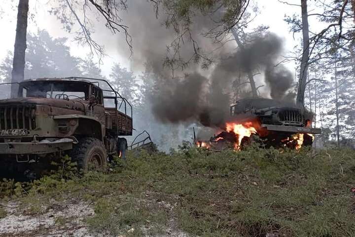 Втрати окупантів: українські військові знищили 303 танки та 80 вертольотів