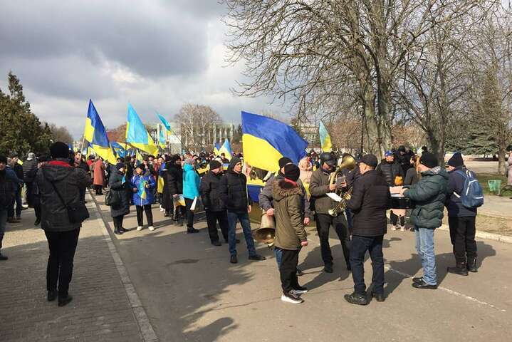 «Олешки – это Украина!»: жители Херсона вышли на митинг против оккупации (видео)
