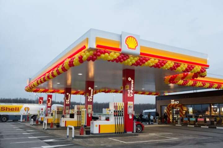 Shell оголосила про відмову від російських нафти та газу – Bloomberg