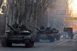 Окупанти тримають людей у заручниках та грабують будинки – Міноборони