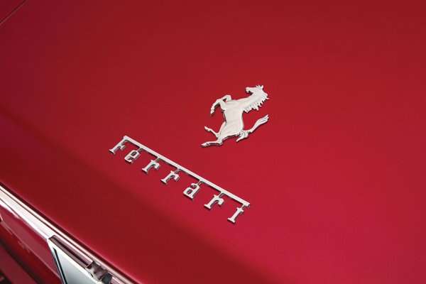 Ferrari йде з російського ринку і пожертвує 1 млн євро Україні