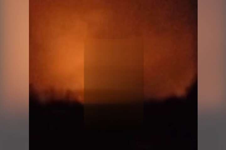 Вночі окупанти вогнем накрили місто на Харківщині (відео)