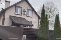 Кадирівці обстріляли будинок боксера Усика під Києвом