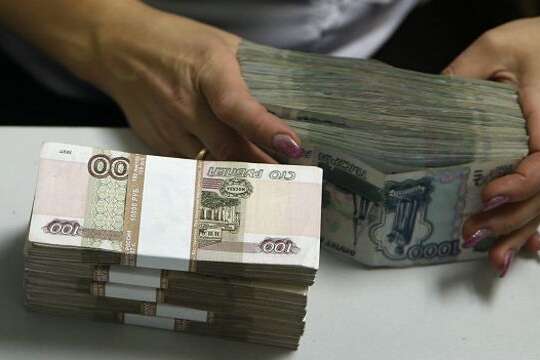 233 рублі за долар. Російська валюта продовжує обвалюватися   