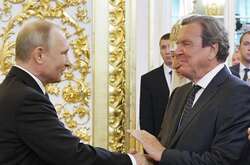 На екс-канцлера Шрьодера в Німеччині відкрили справу за злочини проти людяності